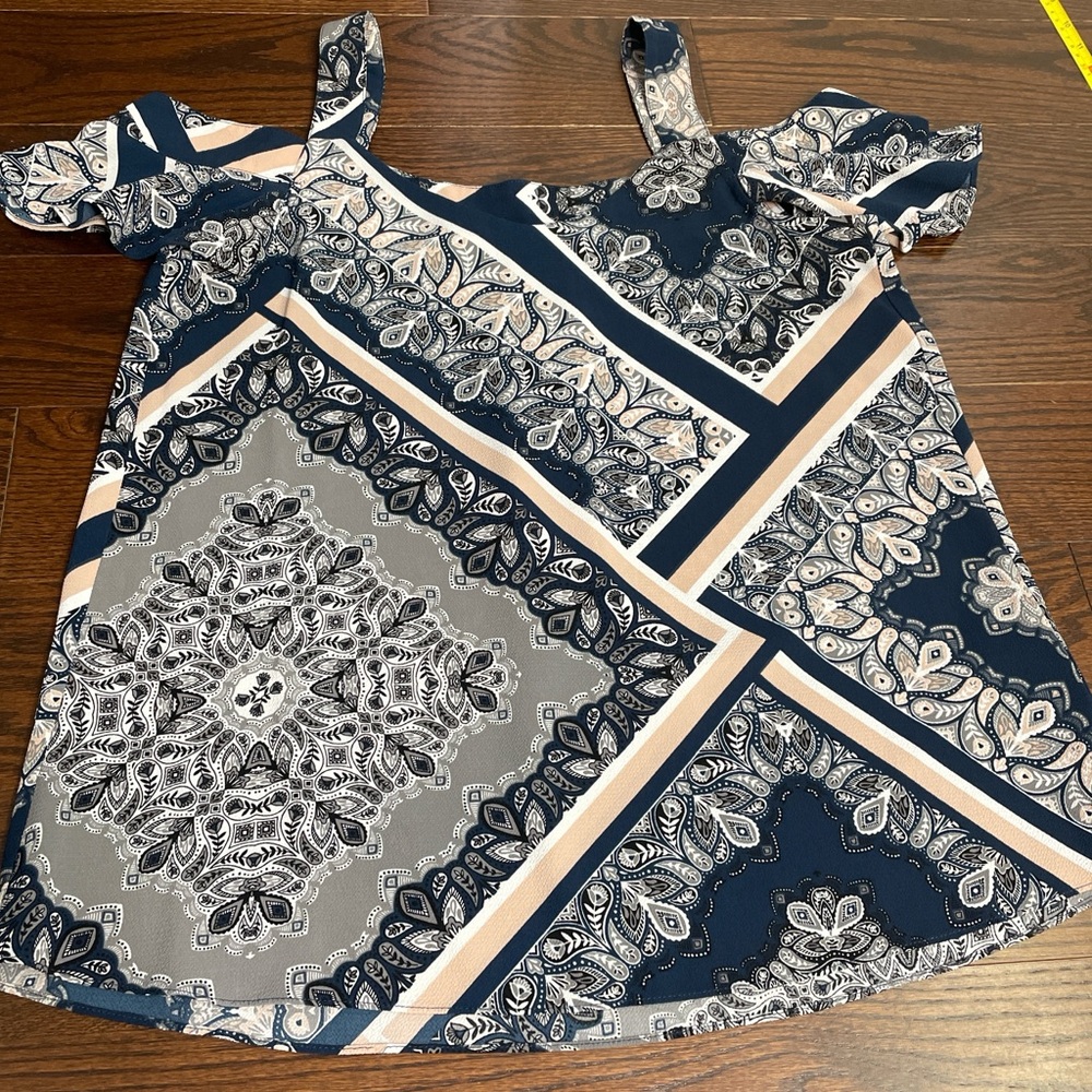 Women's Le Chateau Medium Blue & White Boho Bandana Print Top 💙🌿